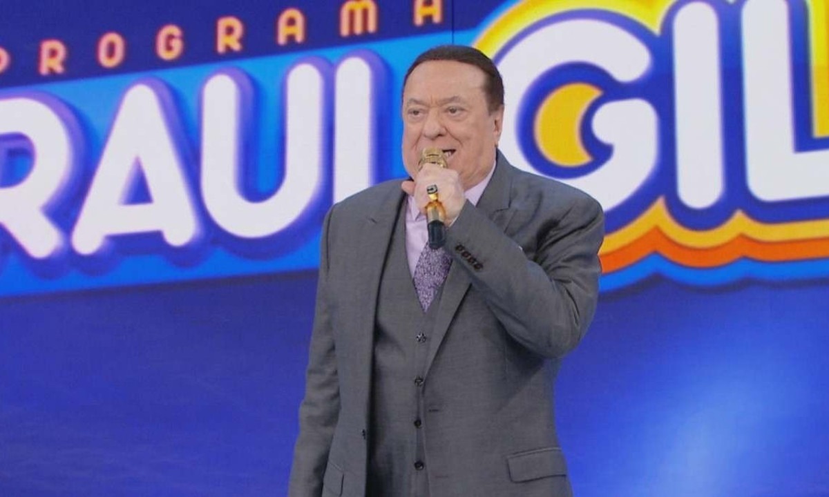 Raul Gil trabalha como apresentador de TV há mais de 60 anos  -  (crédito: SBT/Alterosa)