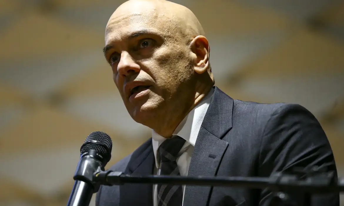 Alexandre de Moraes nega devolução de passaporte a Bolsonaro - EBC - Justiça