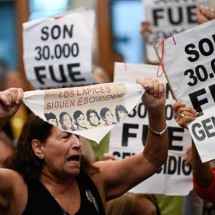 Dez ex-agentes da ditadura na Argentina são condenados à prisão perpétua - LUIS ROBAYO / AFP