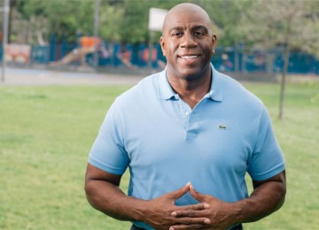 Após se aposentar do basquete profissional em 1991, Johnson estabeleceu a Magic Johnson Enterprises, uma companhia que desde sua fundação, tem sido um veículo para uma diversidade de investimentos estratégicos -  (crédito: Divulgação)