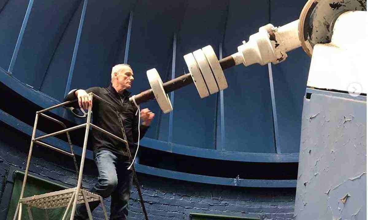 O físico e escritor Marcelo Gleiser faz palestra na inauguração do planetário da PUC Minas -  (crédito: Instagram/reprodução)