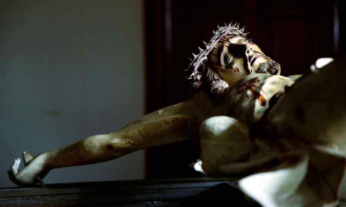 Imagem do Cristo crucificado pertencente ao Santuário Arquidiocesano Santa Luzia -  (crédito: Beto Novaes/EM/D.A Press/10/4/2003)
