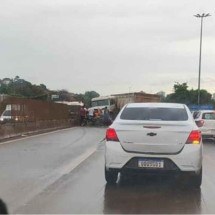 MG: acidentes complicam trânsito na véspera de feriado - Imagens cedidas ao Estado de Minas