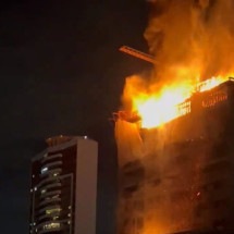 Vídeo: incêndio de grandes proporções atinge prédio em Recife - Reprodução/Redes Sociais