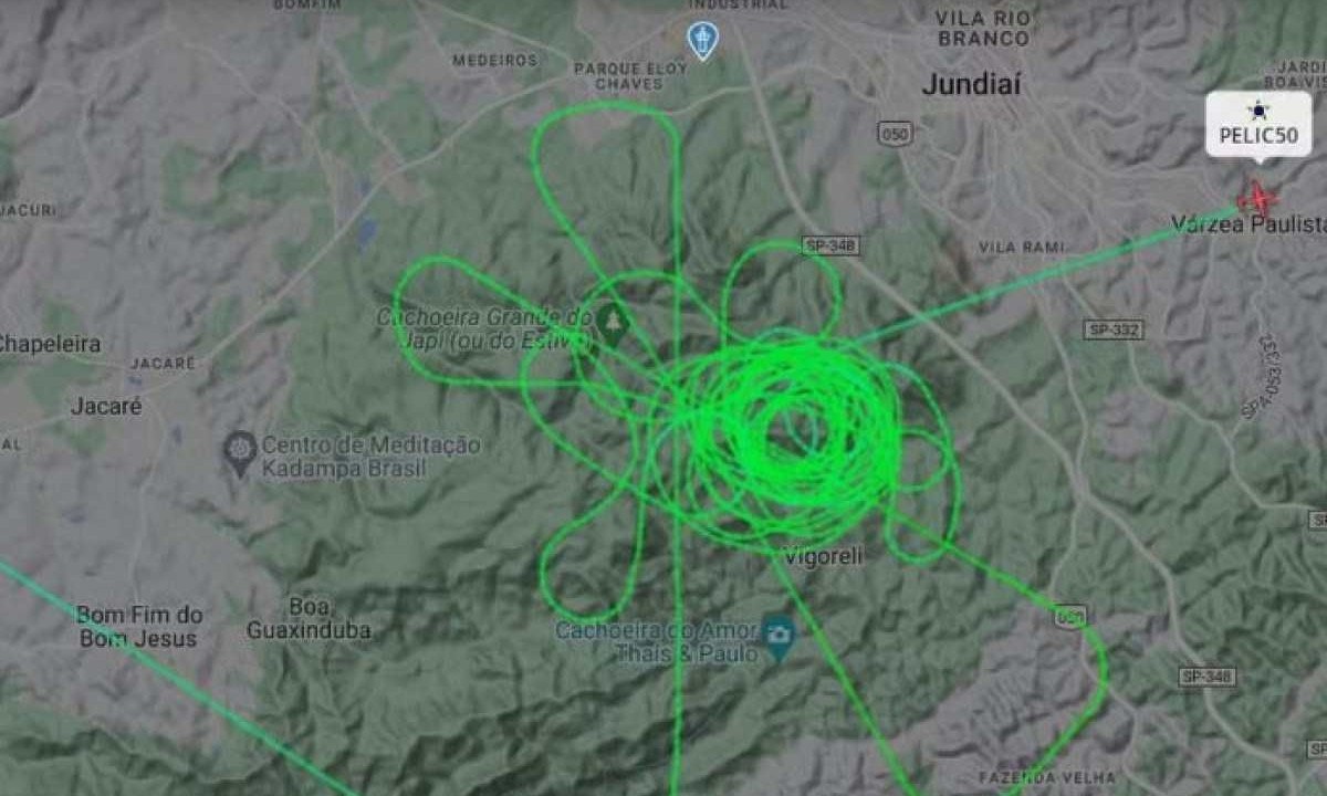 O piloto não teria conseguido pousar no Campo de Marte, na zona norte de São Paulo -  (crédito: Reprodução/FlightRadar)