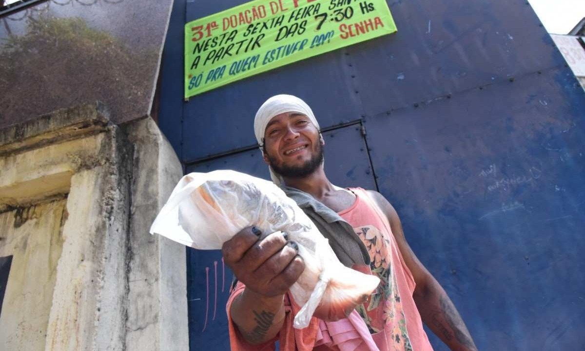 Doação acontece desde 1990, na Peixaria Gelinho; este ano, o peixe doado foi o xinxarro -  (crédito: Gladyston Rodrigues / EM / D.A Press)