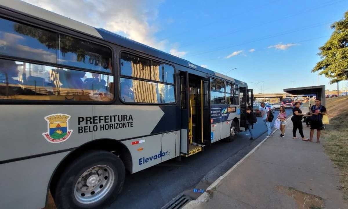 120 vias de Belo Horizonte não receberão faixa exclusiva para ônibus -  (crédito: Gladyston Rodrigues/EM/D.A Press)