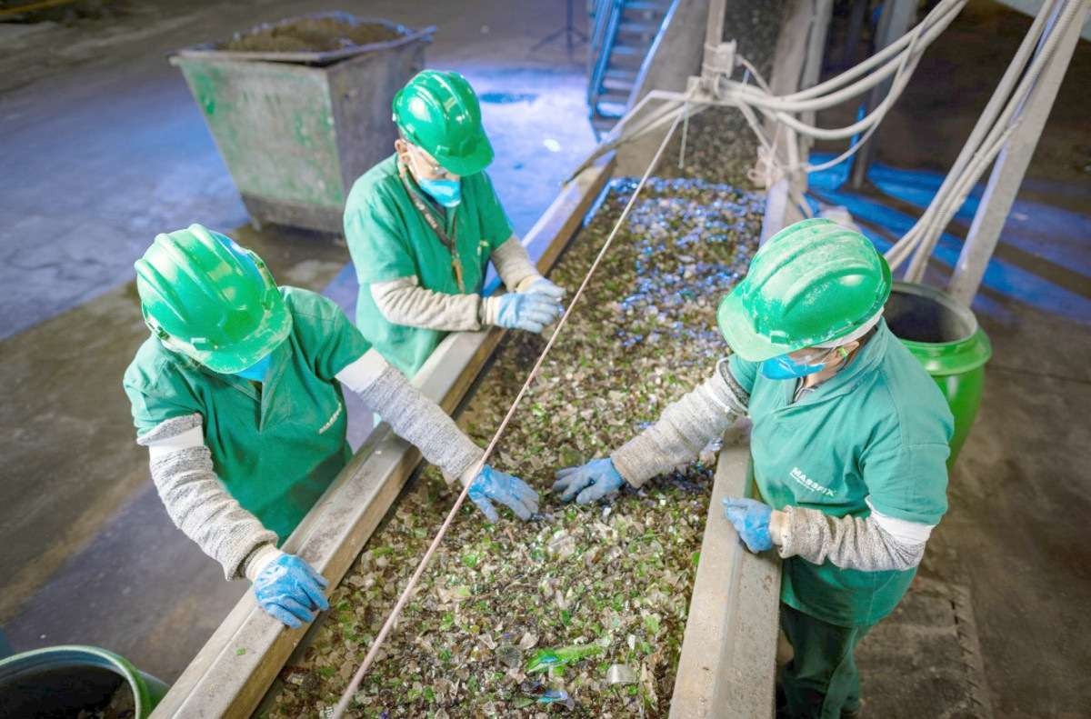 Grupo Heineken investiu R$ 1,5 milhão em projeto que permitirá a reciclagem de 6 mil toneladas de vidros