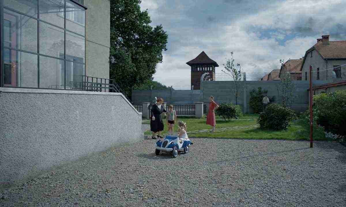 Família alemã vive comodamente ao lado de campo de concentração no filme que levou o Oscar de melhor som este ano -  (crédito: Diamond Filmes/divulgação)