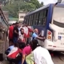 Micro-ônibus desgovernado mata quatro em procissão de Páscoa em PE - Reprodução/Redes Sociais