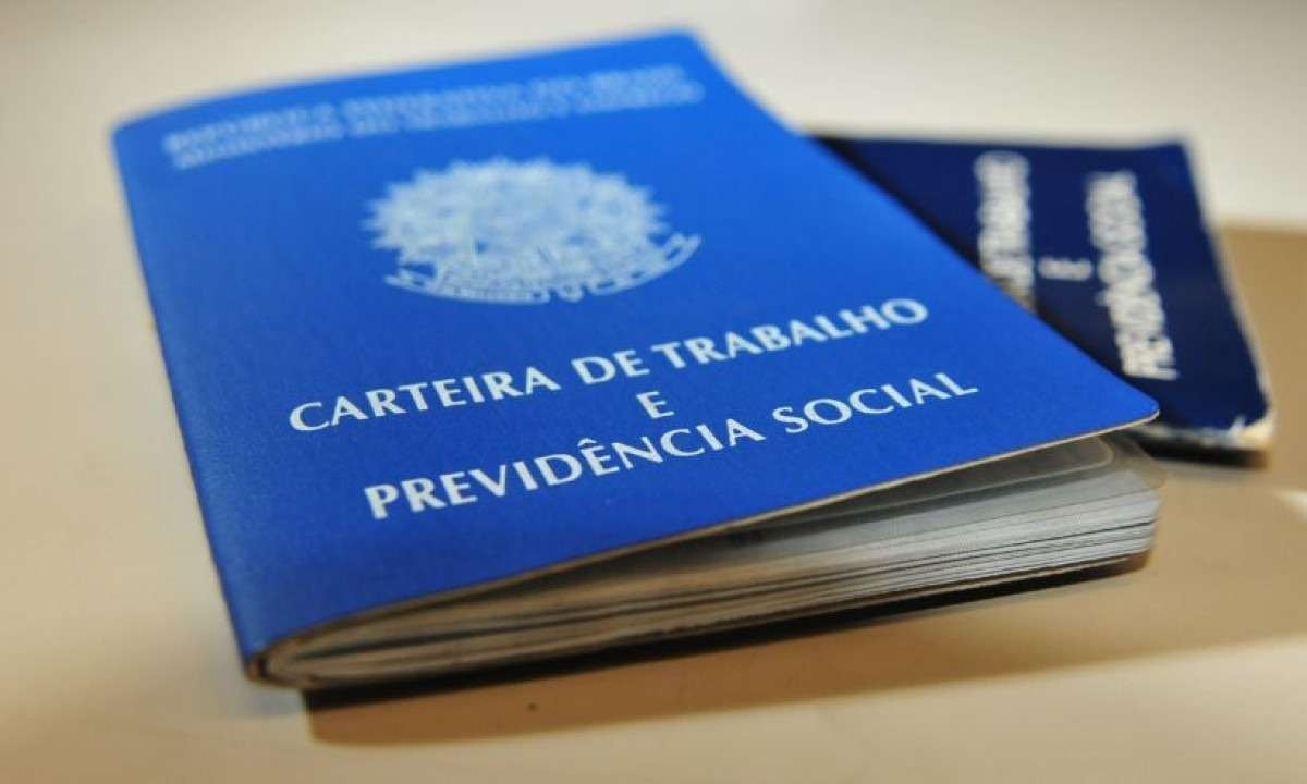 O valor de R$60,00 mensais será para reembolsar os gastos com pacotes de dados e telefonia arcados pelo vendedor durante quatro anos -  (crédito: Gladyston Rodrigues/EM/D.A Press)