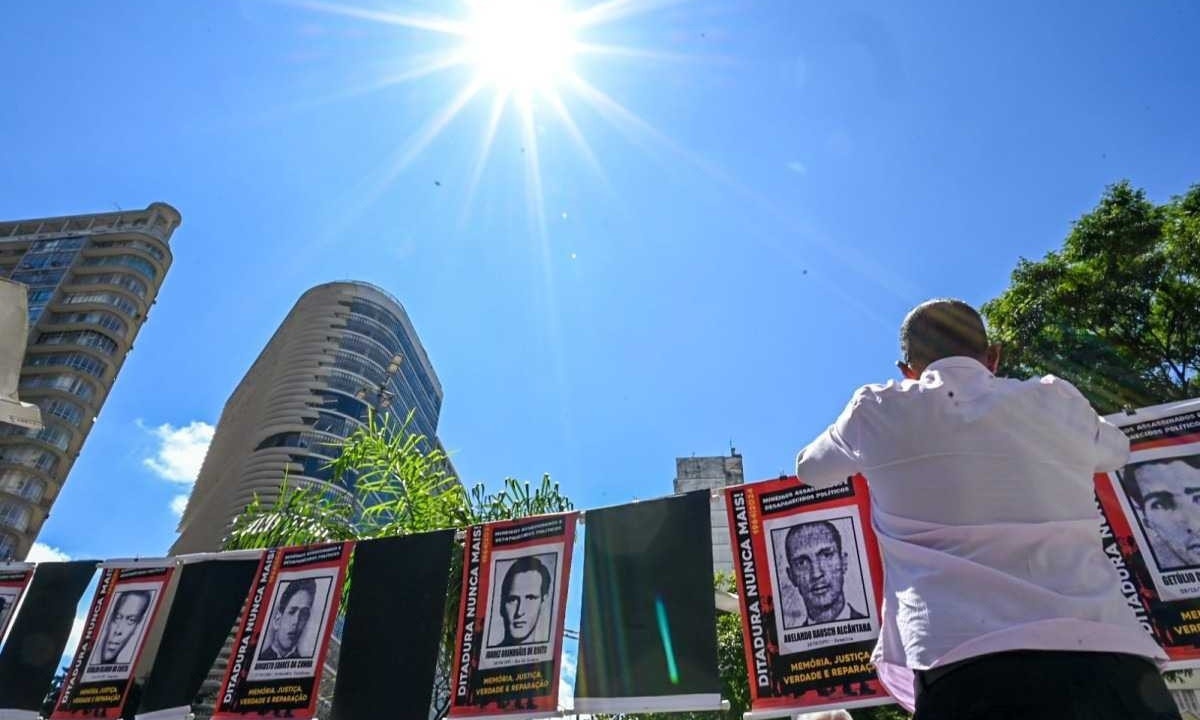 Tributo às vítimas acontece na Praça Sete, no Centro da capital mineira -  (crédito: Leandro Couri/EM/D.A Press)