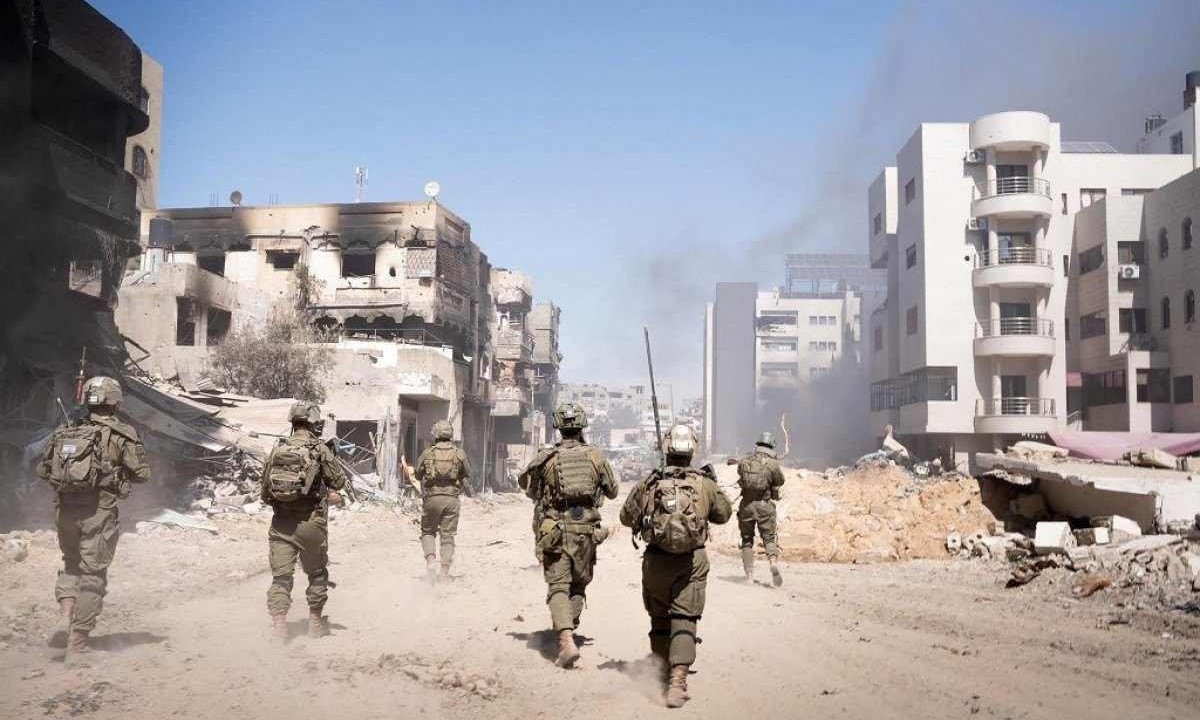  Soldados de Israel em incursão na Faixa de Gaza
       -  (crédito: Israeli Army / AFP)