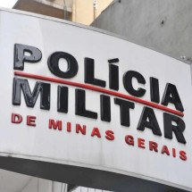 PMs são atacados com pedras durante confusão e grupo é preso em Juiz de Fora - Leandro Couri/EM/D.A Press