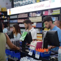 Aumento no preço de medicamentos já é sentido em drogarias de BH - Túlio Santos/EM/D.A Press