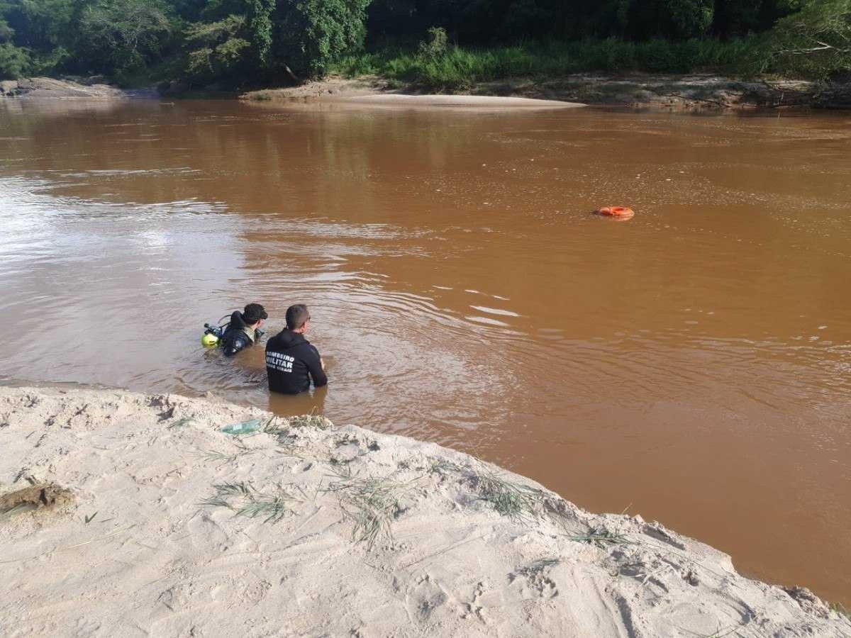 MG: buscas por jovens que se afogaram em rio para salvar menina seguem pelo terceiro dia
