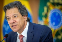 Haddad diz que troca na Petrobras é 'natural' e nega interferência