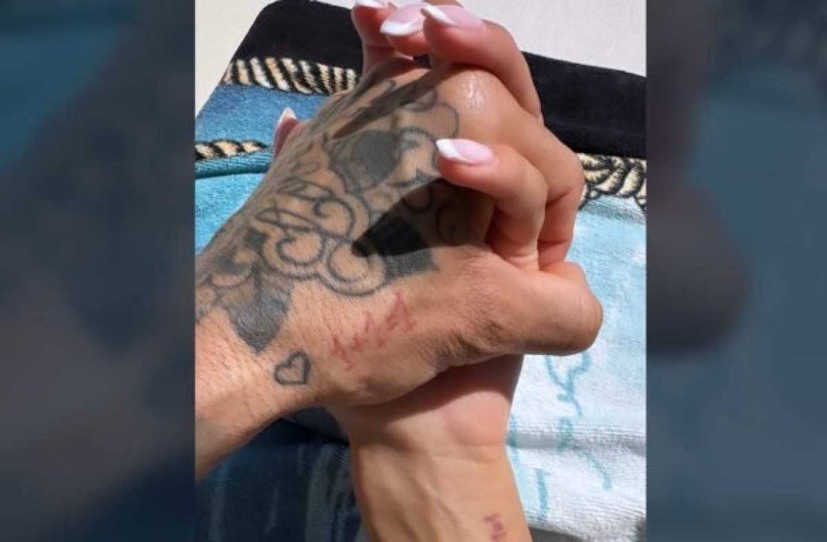 Foto de Joana Sanz com Daniel Alves teria sido um pedido pelo atleta