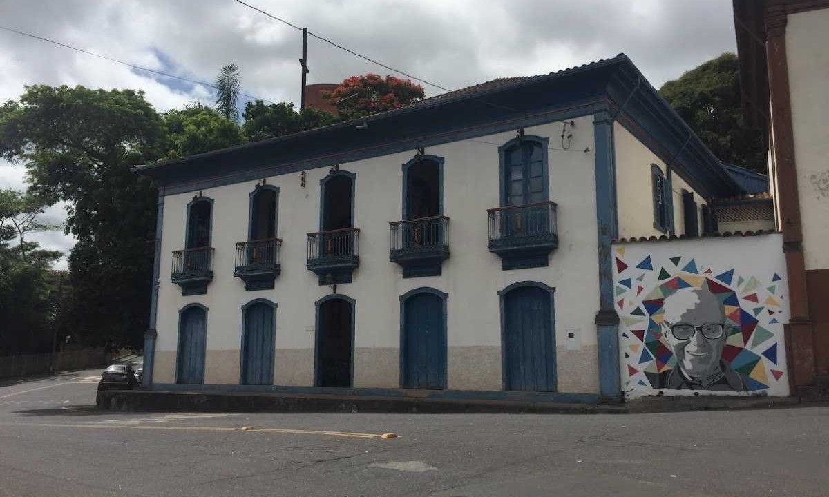 Foi neste antigo sobrado, em Itabira, que o poeta Carlos Drummond de Andrade passou a inf&acirc;ncia. Hoje, o local &eacute; um museu   