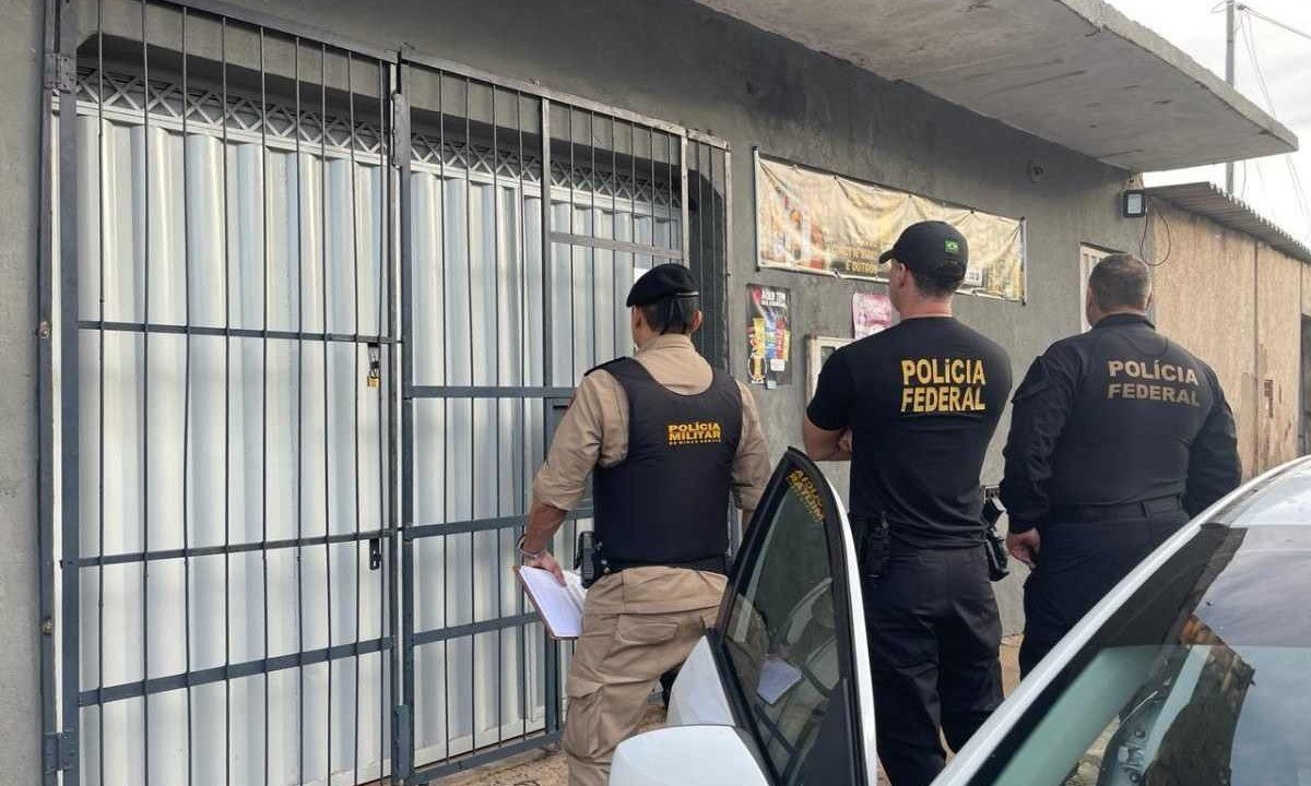 Operação cumpre 15 mandados de busca e apreensão e seis mandados de prisão temporária em Uberaba, no Triângulo Mineiro -  (crédito: PF/Divulgação)