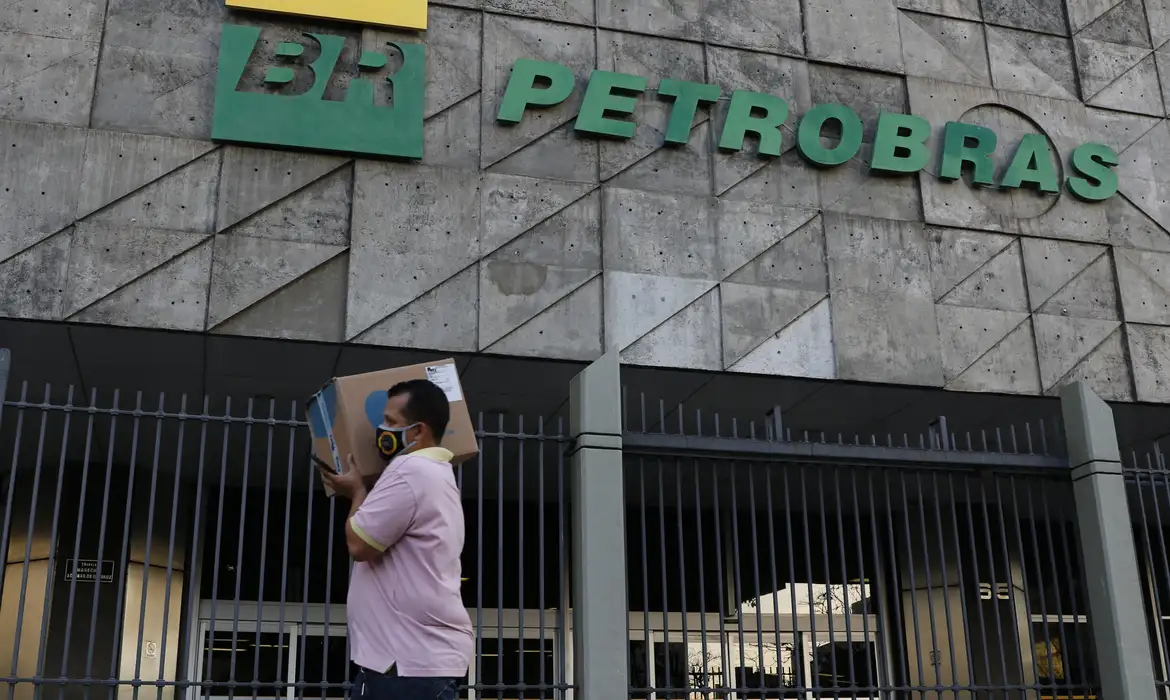 Fazenda e Petrobras devem fechar acordo bilionário sobre disputa tributária