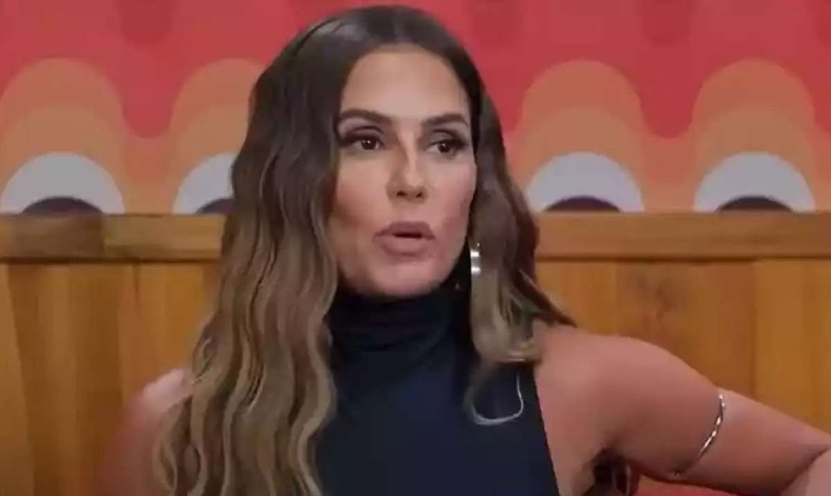 Deborah Secco revela gostar de sexo anal; sexóloga explica perigos da prática