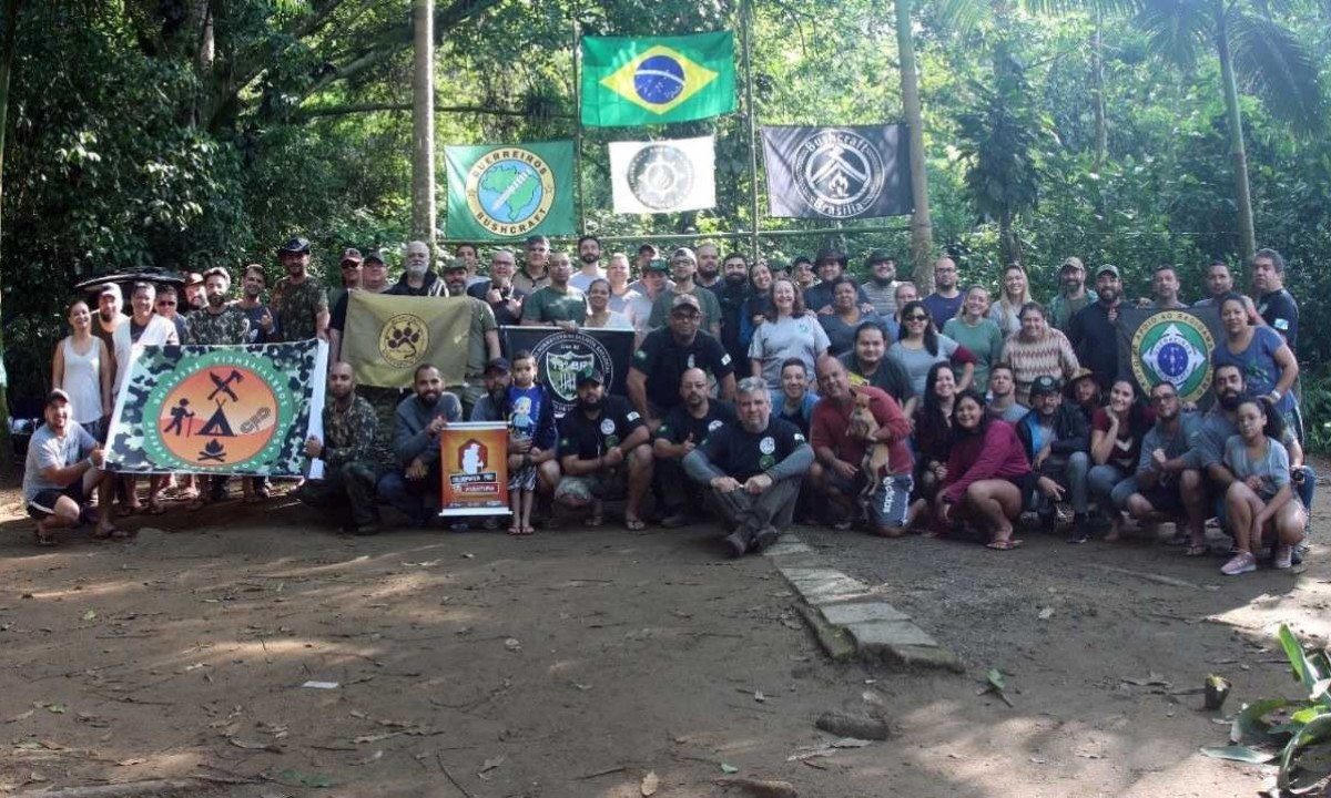 Encontro de grupos de bushcraft, amantes de acampamentos, trilhas e da natureza de todos Brasil se unem no BushDay Brasil -  (crédito: Guerreiros Bushcraft/Divulgação)