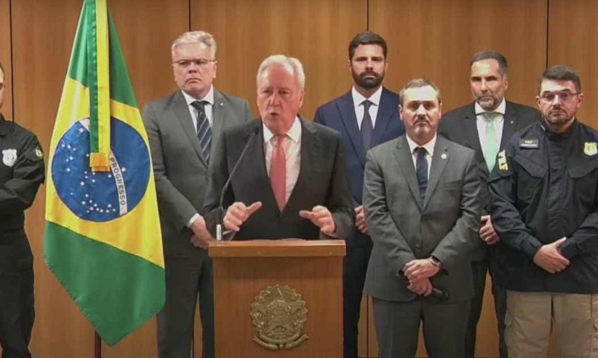 Ministro Ricardo Lewandowski faz pronunciamento sobre prisão dos foragidos de Mossoró
 -  (crédito: YouTube/Reprodução)