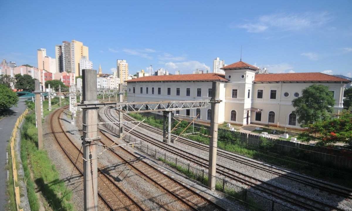 Obras na linha 1 do Metrô BH começaram no dia quatro de novembro de 2023. -  (crédito: Credito Alexandre GuzansheEMD.A)