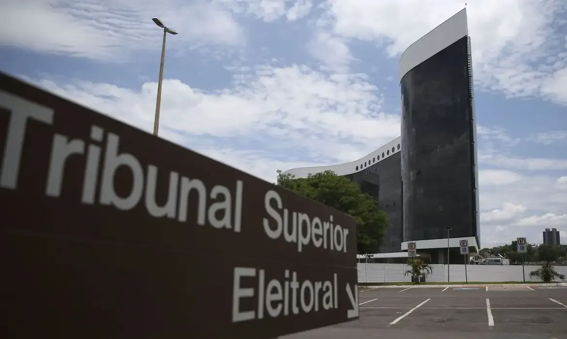 TSE: julgamento que pode cassar senador Jorge Seif é suspenso -  (crédito: EBC)