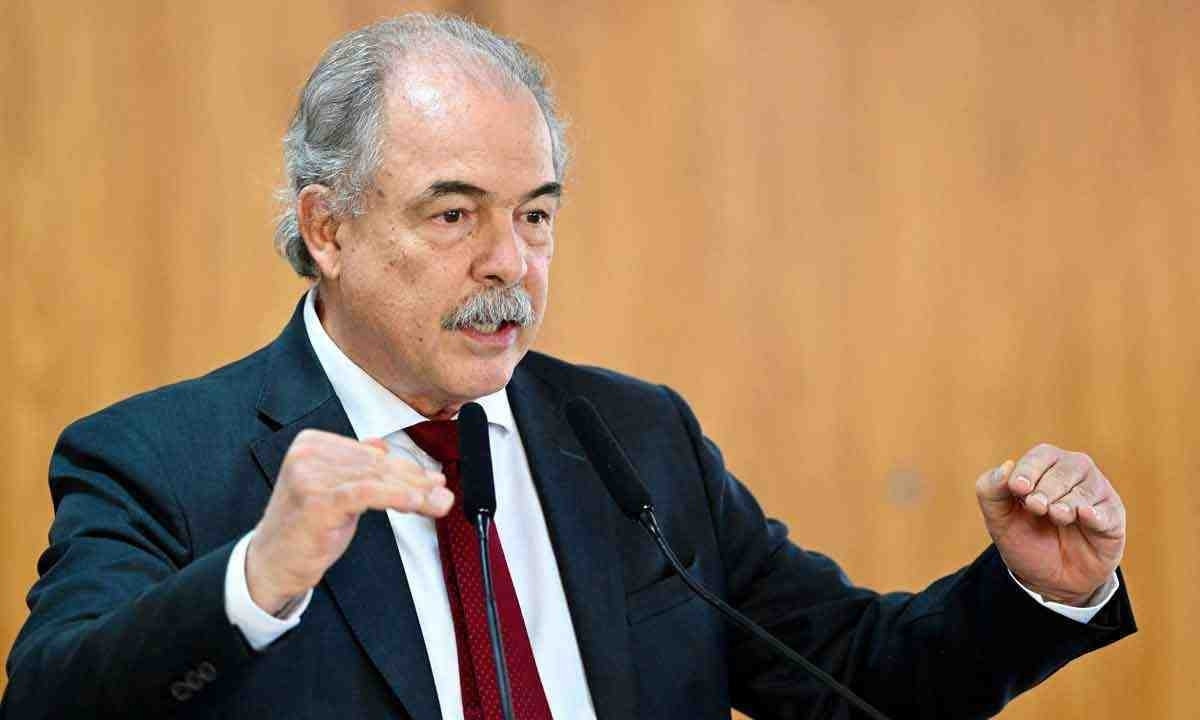 Se Mercadante assumir, provavelmente a Petrobras seguirá os caminhos que Lula desejar. - (crédito: Evaristo Sá/AFP – 24/10/12) Se Mercadante assumir, provavelmente a Petrobras seguirá os caminhos que Lula desejar. - (crédito: Evaristo Sá/AFP – 24/10/12)