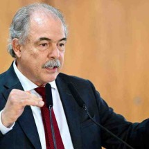 Lula pressiona e Mercadante ganha força para assumir Petrobras - Evaristo Sá/AFP – 24/10/12
