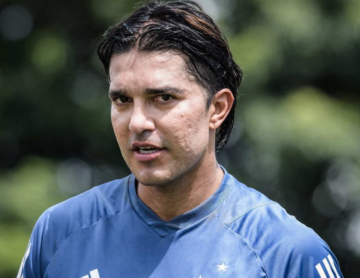 Larcamón explica o motivo de Moreno não atuar pelo Cruzeiro