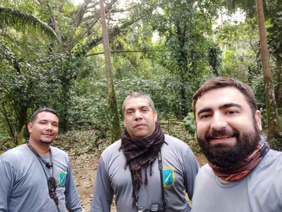 Os organizadores do primeiro BushDay Brasil: Daniel Deluca (e), Ney Fagundes (c) e Angelo dos Santos (d)