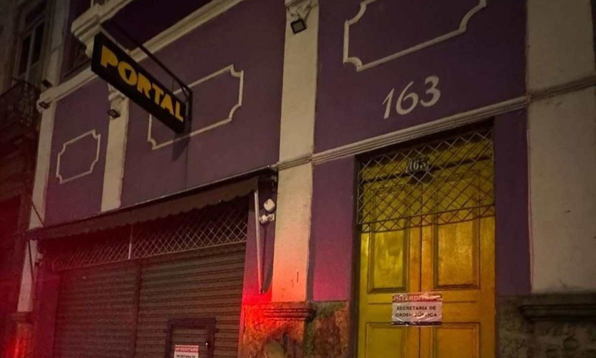 Fachada da boate na Lapa, bairro tradicional do Rio de Janeiro, já com as placas de interdição -  (crédito: Divulgação)