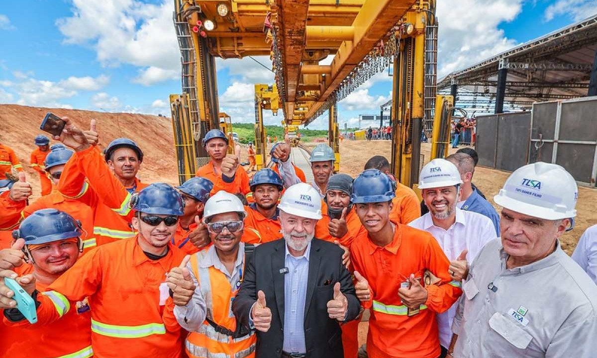 Obras da ferrovia foram iniciadas no primeiro mandato de Lula -  (crédito: Ricardo Stuckert/PR)