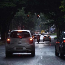 Chuva forte atinge Belo Horizonte na tarde desta sexta-feira (5/4) - Gladyston Rodrigues/EM/DA Press