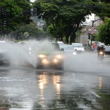 Chove forte em Belo Horizonte nesta sexta-feira (12); veja como se proteger - T&uacute;lio Santos/EM/D,A press