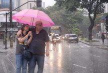 Minas Gerais tem 188 cidades em alerta para chuva forte nas próximas horas