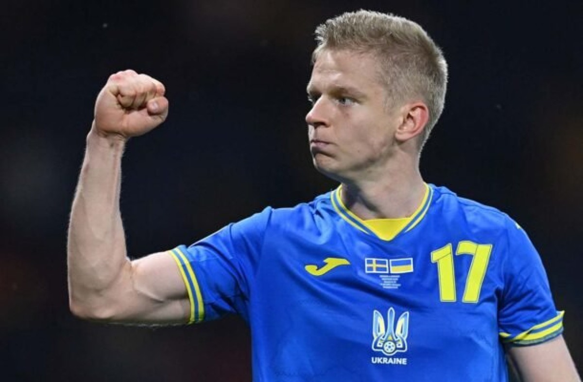 Zinchenko, da seleção da Ucrânia, admite que trocaria o futebol pela guerra