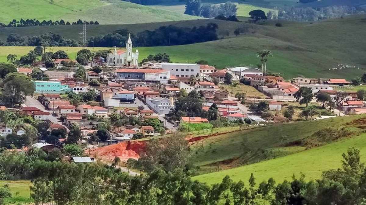 Cidade do Sul de MG aumenta salários de secretários e políticos em quase 200%