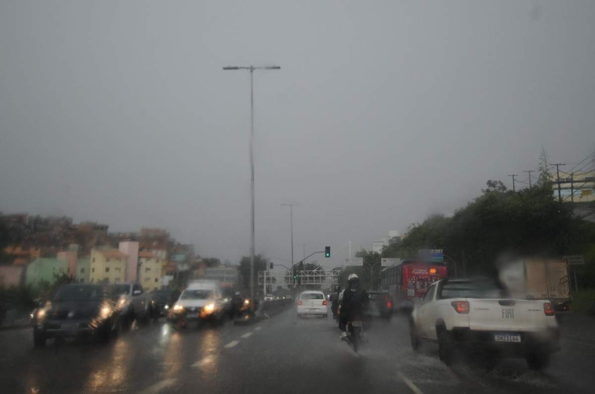 Mais de 100 cidades de Minas podem ter chuva forte