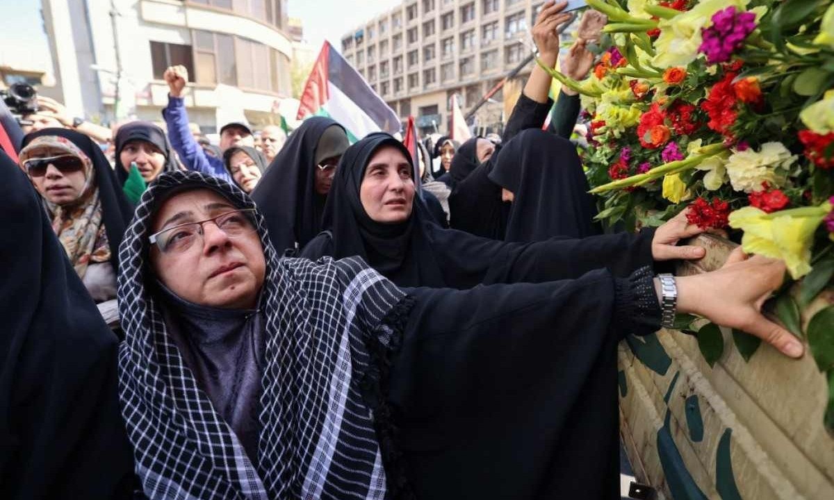  Iranianas em manifestação popular em Damasco -  (crédito: ATTA KENARE / AFP)