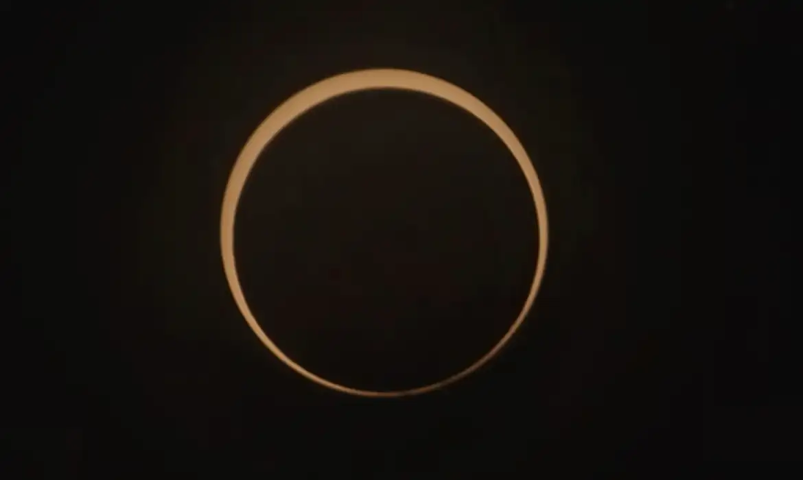 Eclipse total do sol acontece na segunda; saiba como ver pela internet -  (crédito: EBC)