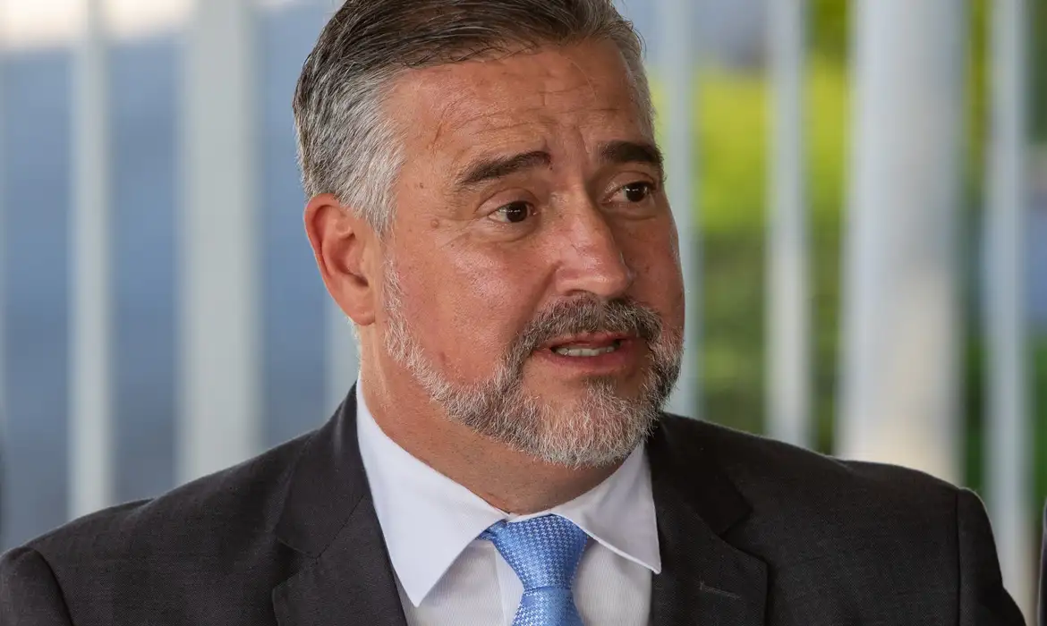 Ministro de lula reage a declarações de musk e diz que soberania não será tutelada por plataformas