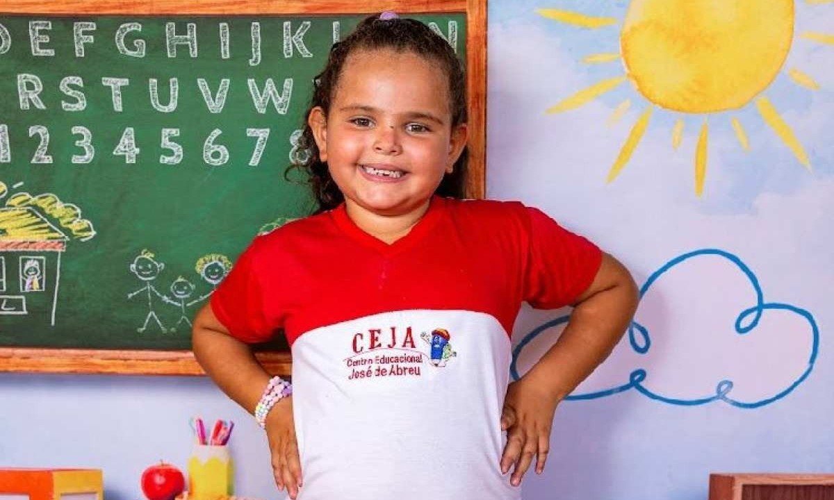 Melissa Maria Alexandre Santos, de 6 anos, foi alvejada dentro do carro em que estava com a família, na BR-381, em Betim, na Grande BH -  (crédito: Redes Sociais / Reprodução)