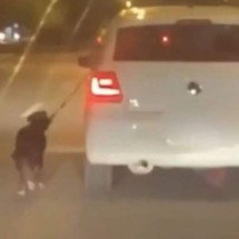 Motorista é flagrado puxando cachorro pela coleira com carro  - material cedido ao Correio