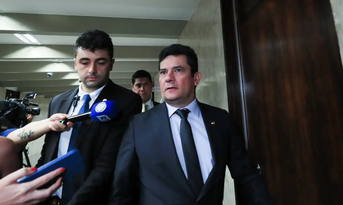 Desembargador pede vista e suspende julgamento de Moro -  (crédito: EBC)