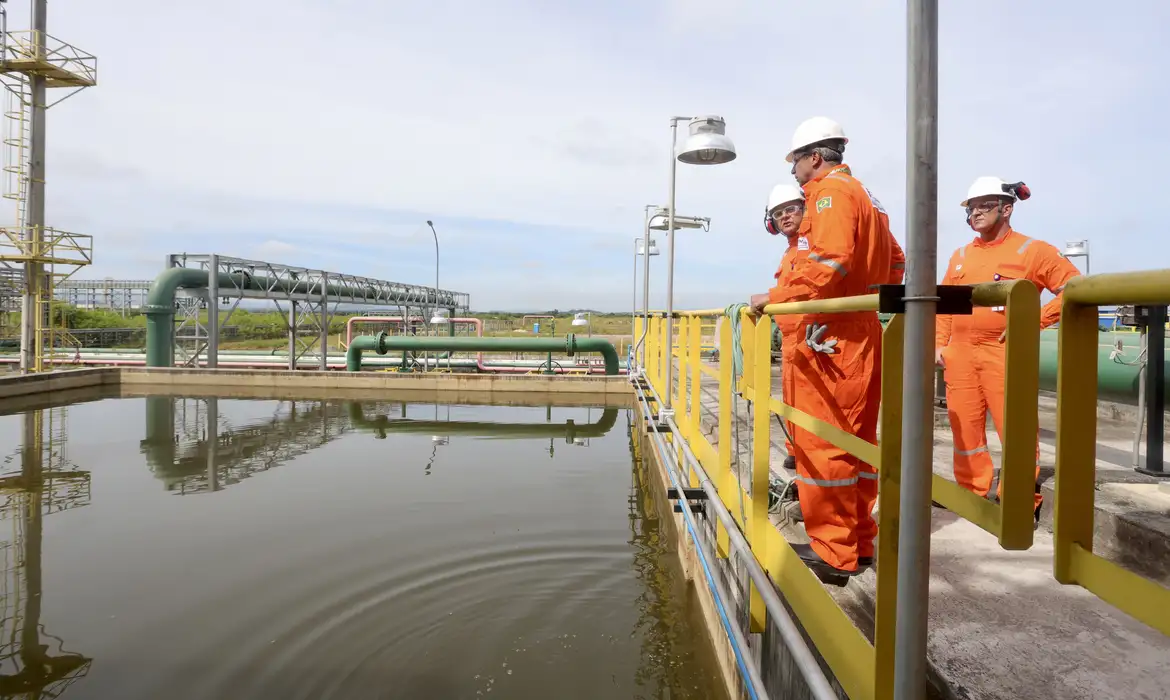 Operação apura vazamento que suspendeu abastecimento de água no Rio -  (crédito: EBC)