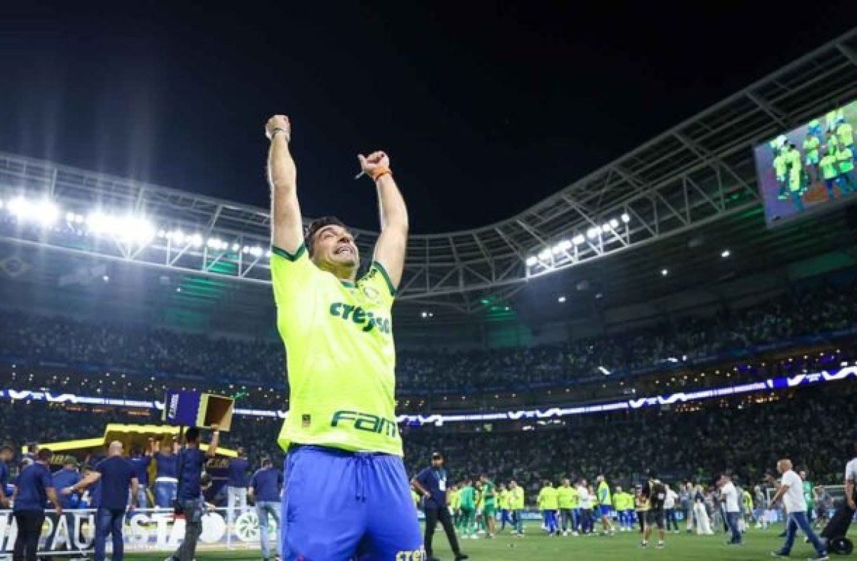 Abel se torna o técnico com mais títulos pelo Palmeiras